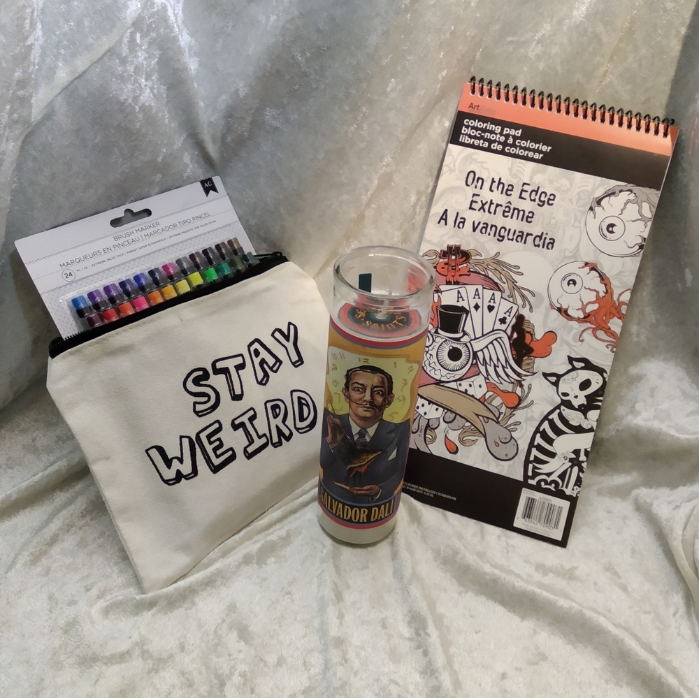 🎨St. Dali Art Gift Bundle!